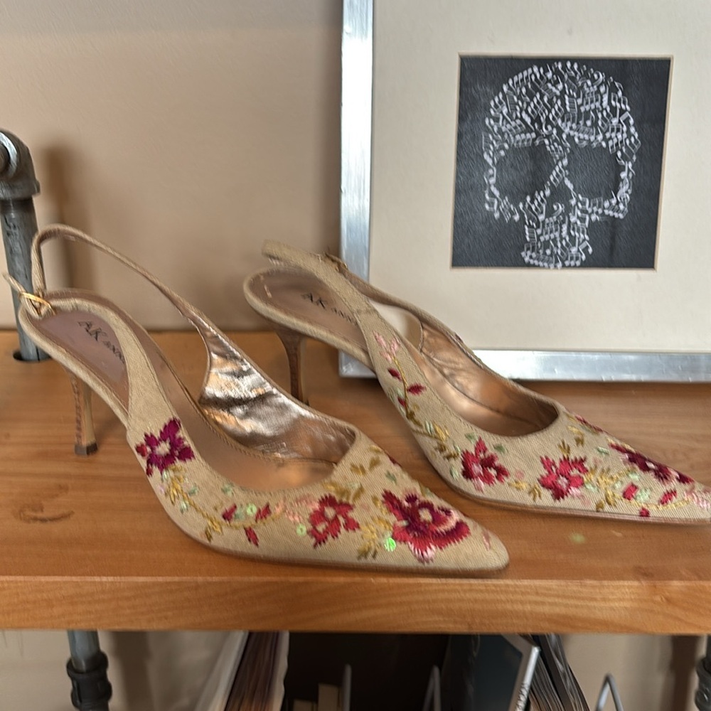 Size 6.5-  2 Pair Anne Klein Designer Shoes - sling backs and ankle boots. - Picture 4 of 15